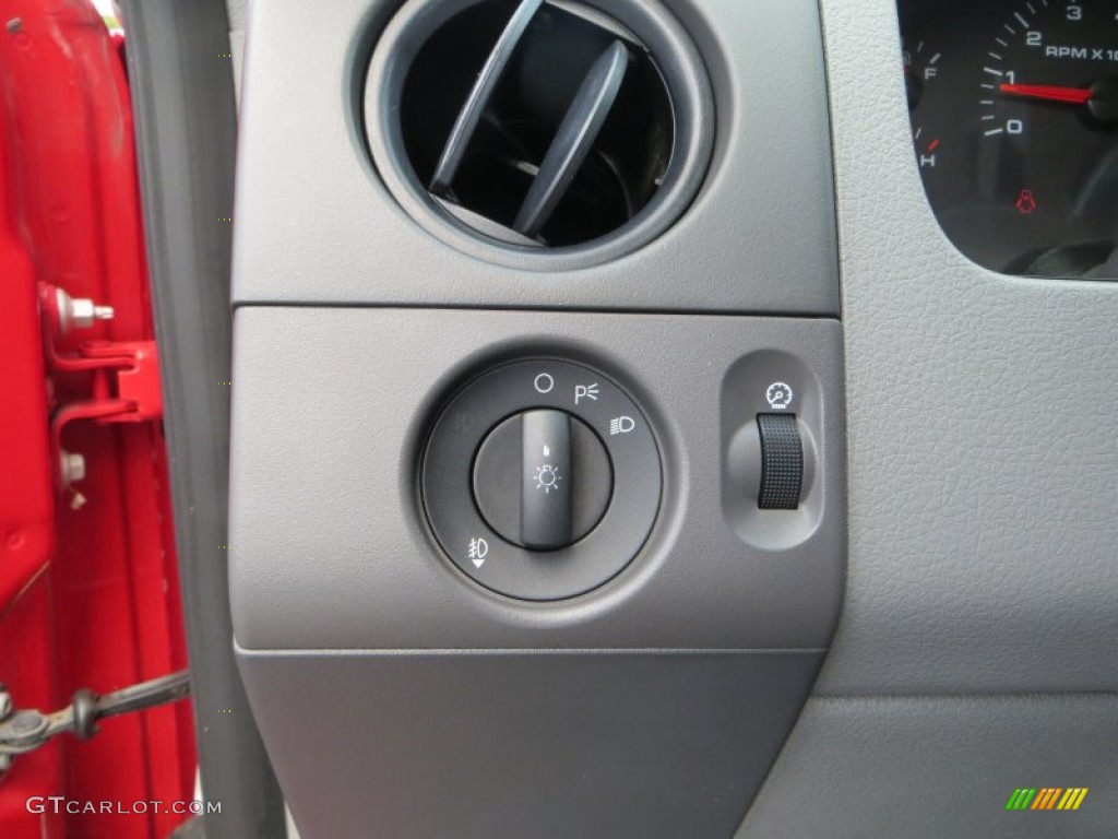 2008 F150 STX SuperCab - Bright Red / Medium/Dark Flint photo #39