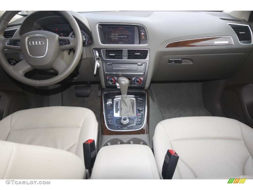2011 Audi Q5 2.0T quattro Dashboard Photos