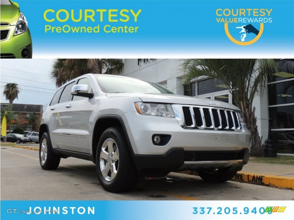 Bright Silver Metallic Jeep Grand Cherokee