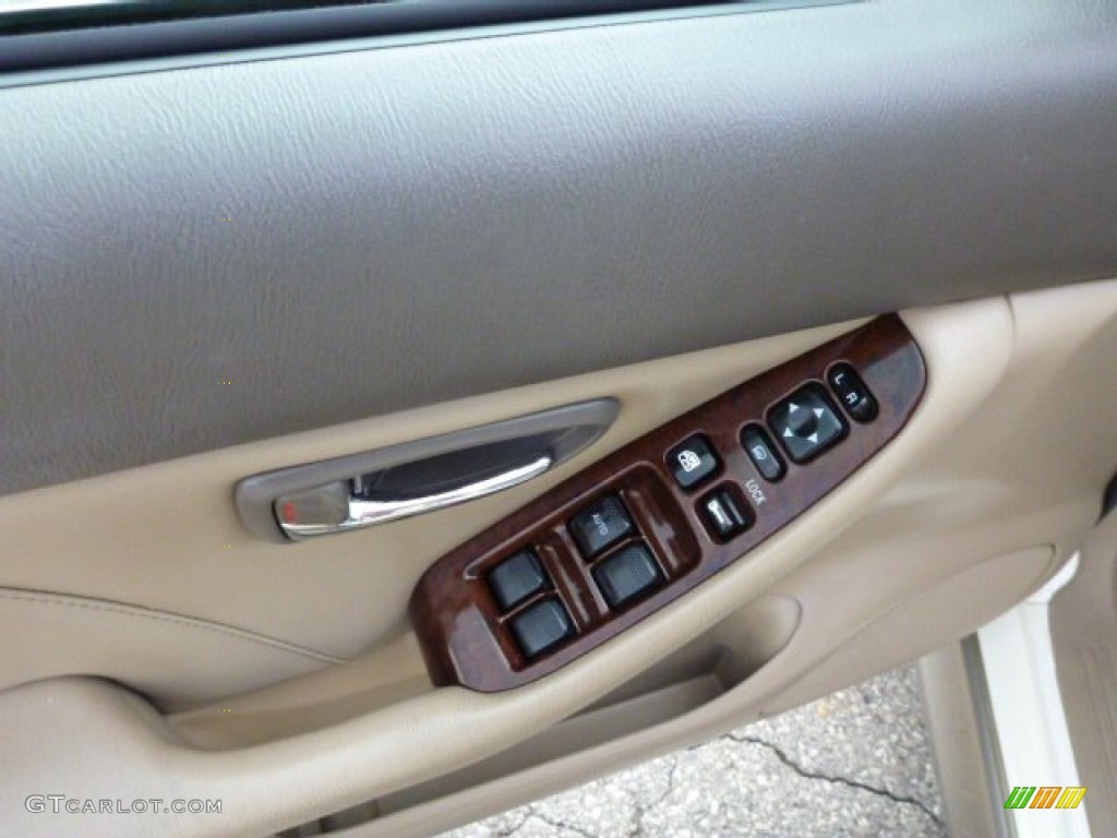 2001 Subaru Outback Limited Sedan Controls Photo #85276550