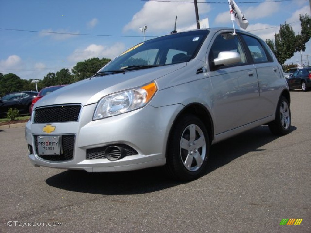 2011 Aveo Aveo5 LT - Ice Silver Metallic / Charcoal photo #1