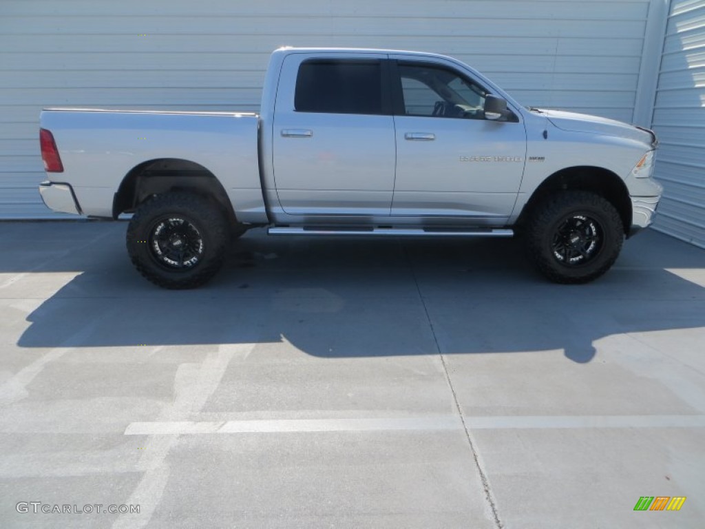 2012 Ram 1500 Lone Star Crew Cab 4x4 - Bright Silver Metallic / Dark Slate Gray/Medium Graystone photo #3