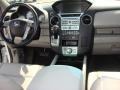 Taffeta White - Pilot Touring 4WD Photo No. 18