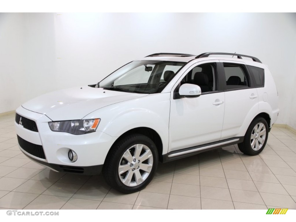 Diamond White Pearl 2010 Mitsubishi Outlander SE 4WD Exterior Photo #85281164