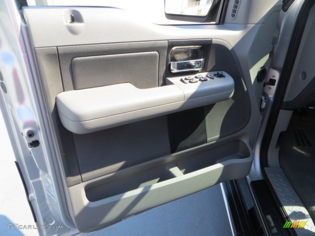 2006 F150 XLT SuperCrew - Silver Metallic / Medium/Dark Flint photo #28