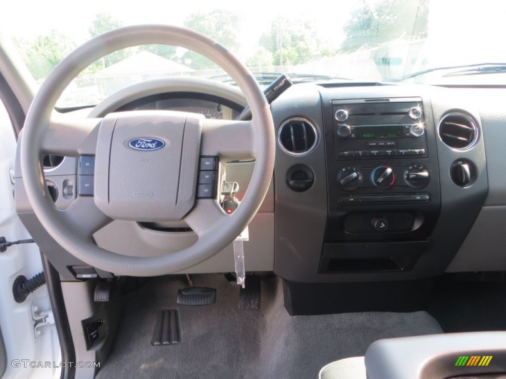 2004 F150 XLT SuperCab - Oxford White / Medium/Dark Flint photo #32