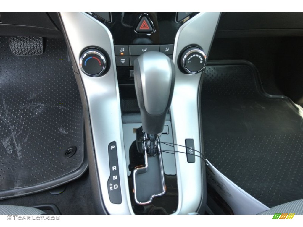 2014 Cruze LS - Rainforest Green Metallic / Jet Black/Medium Titanium photo #8