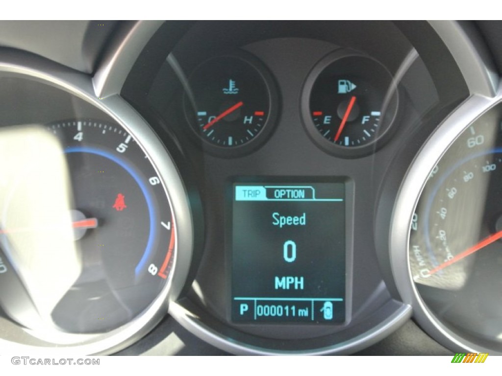2014 Cruze LS - Rainforest Green Metallic / Jet Black/Medium Titanium photo #10