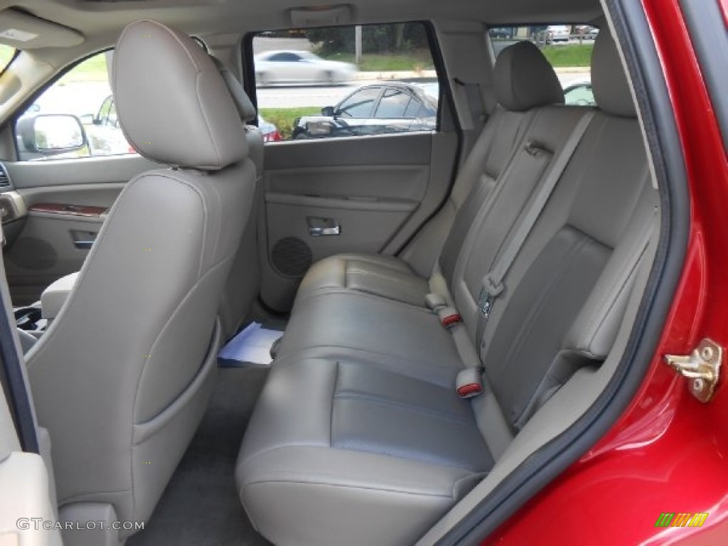 2006 Grand Cherokee Limited 4x4 - Inferno Red Crystal Pearl / Dark Khaki/Light Graystone photo #17