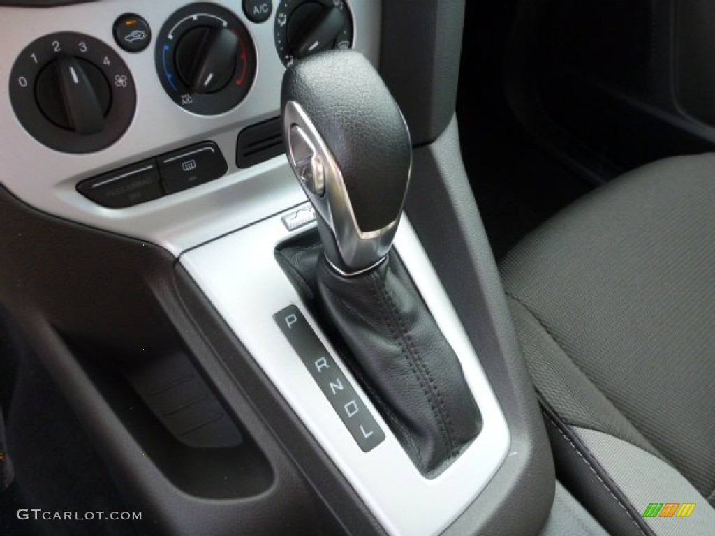 2014 Focus SE Sedan - Oxford White / Medium Light Stone photo #12