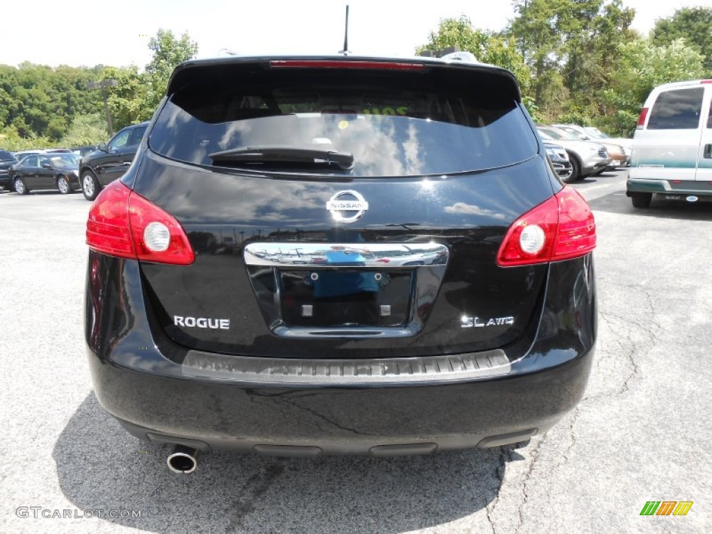 2011 Rogue SL AWD - Wicked Black / Black photo #6