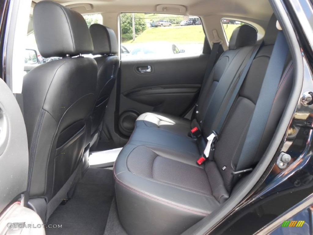 2011 Rogue SL AWD - Wicked Black / Black photo #17