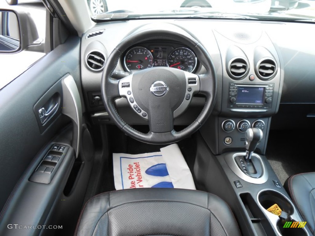 2011 Rogue SL AWD - Wicked Black / Black photo #19