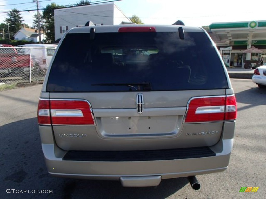 2007 Navigator Luxury 4x4 - Light French Silk Metallic / Camel photo #5