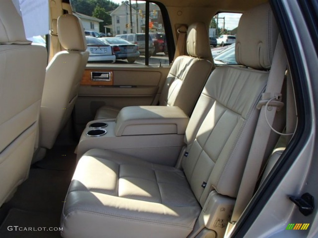 2007 Navigator Luxury 4x4 - Light French Silk Metallic / Camel photo #9