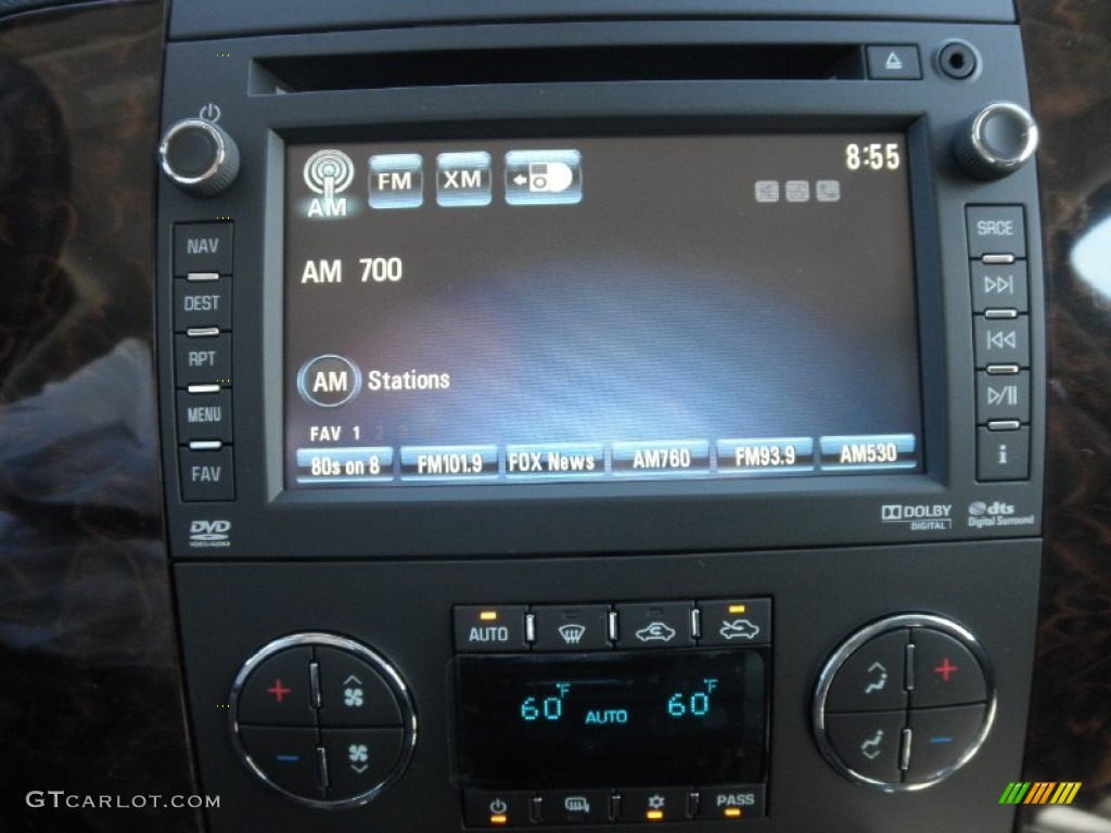 2014 GMC Sierra 3500HD Denali Crew Cab 4x4 Dually Controls Photo #85304342