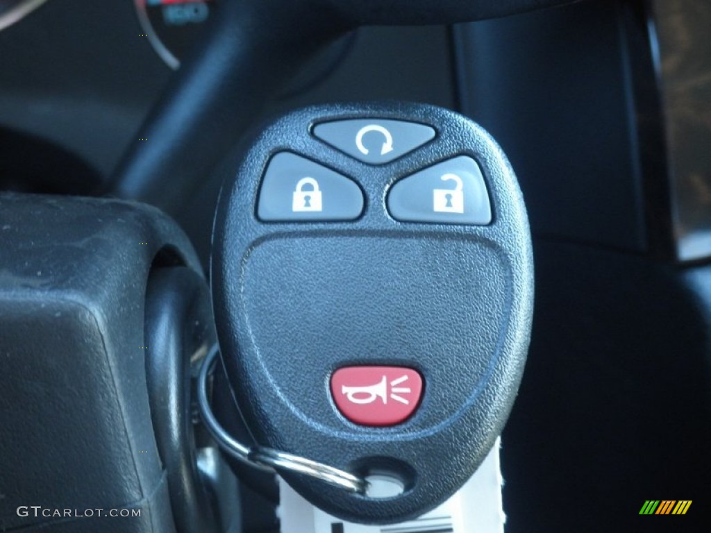 2014 GMC Sierra 3500HD Denali Crew Cab 4x4 Dually Keys Photos