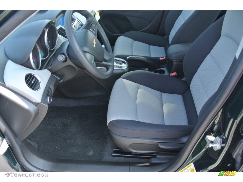 2014 Cruze LS - Rainforest Green Metallic / Jet Black/Medium Titanium photo #8