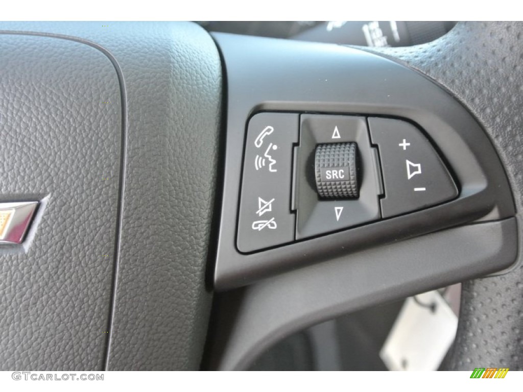 2014 Chevrolet Cruze LS Controls Photo #85310702