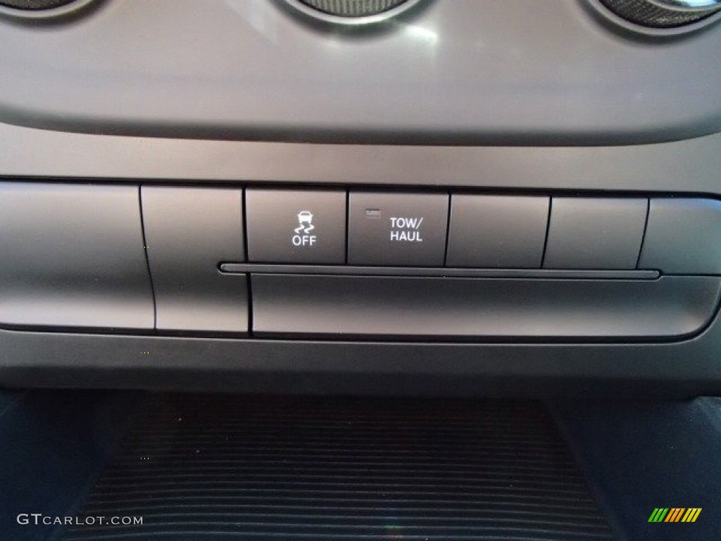 2014 Ram 1500 Big Horn Quad Cab 4x4 Controls Photo #85312705