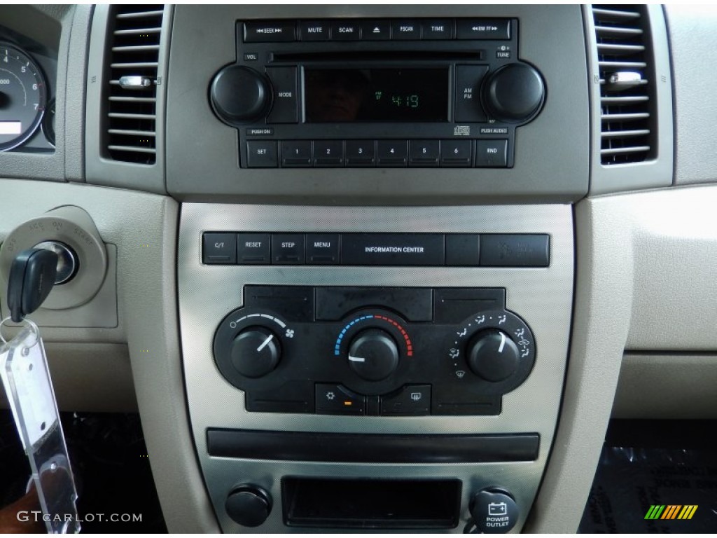 2005 Grand Cherokee Laredo - Inferno Red Crystal Pearl / Khaki photo #24