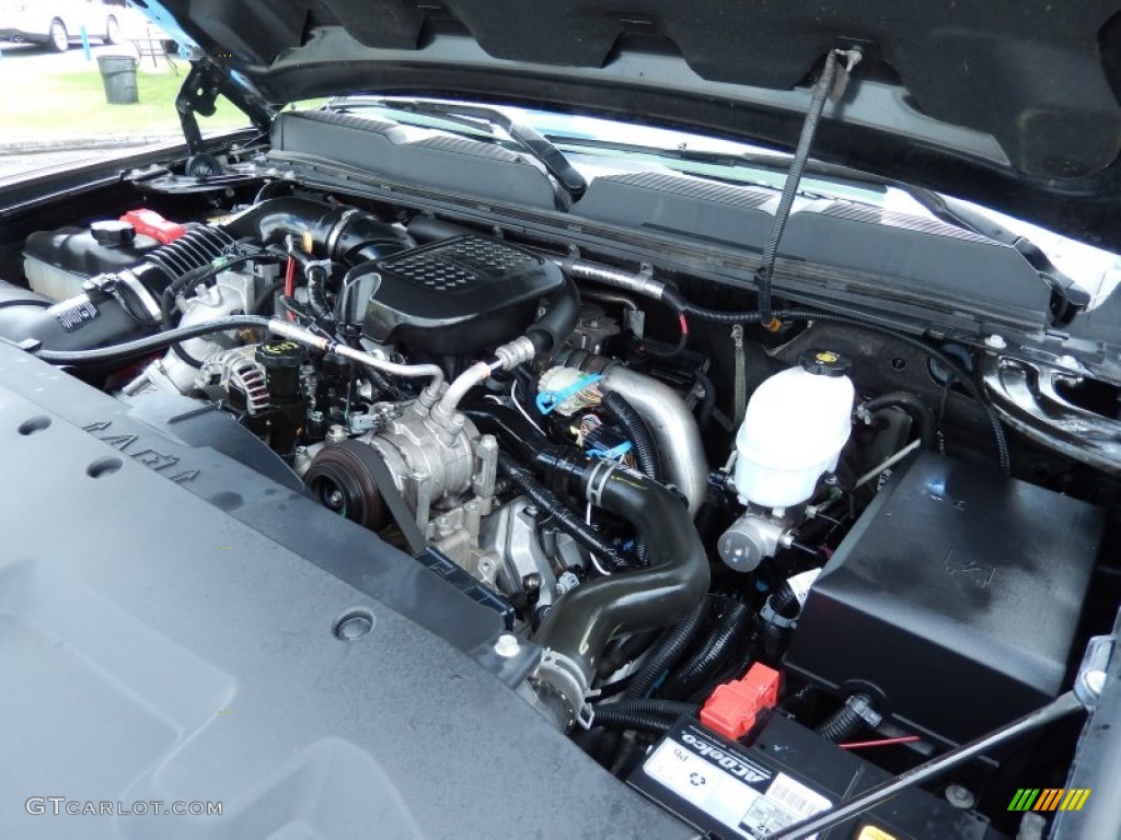 2010 Chevrolet Silverado 3500HD LTZ Crew Cab 4x4 Dually Engine Photos