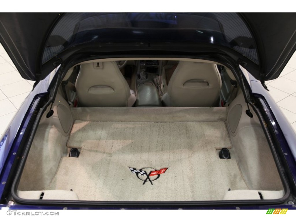 2004 Chevrolet Corvette Coupe Trunk Photo #85319032