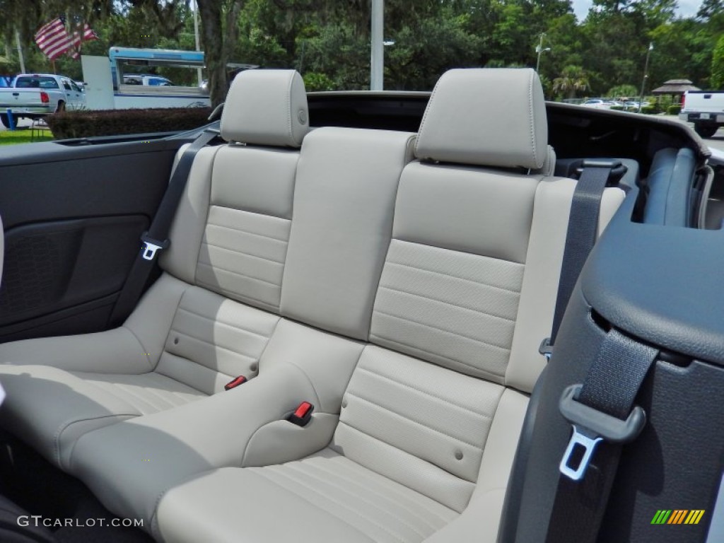 Medium Stone Interior 2014 Ford Mustang V6 Premium Convertible Photo #85319375