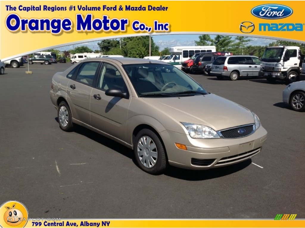 2006 Focus ZX4 S Sedan - Pueblo Gold Metallic / Dark Pebble/Light Pebble photo #1