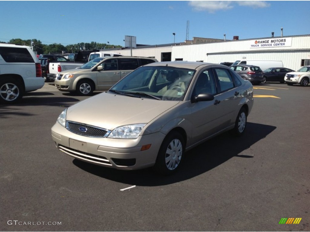 2006 Focus ZX4 S Sedan - Pueblo Gold Metallic / Dark Pebble/Light Pebble photo #3
