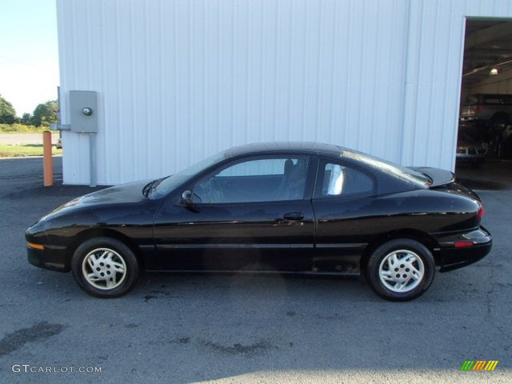 1997 Sunfire SE Coupe - Black / Graphite photo #1