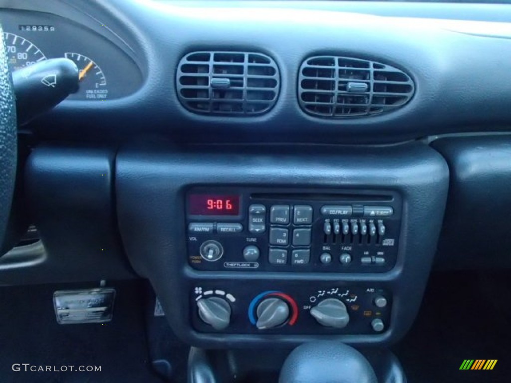 1997 Pontiac Sunfire SE Coupe Controls Photo #85324598