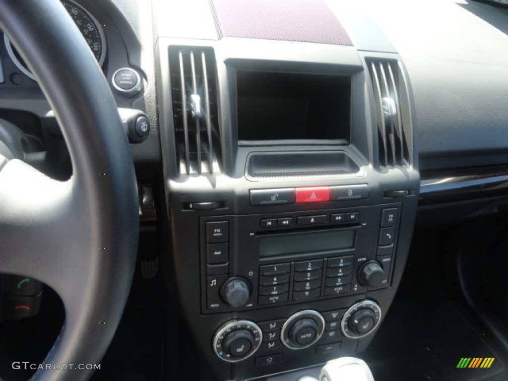 2010 Land Rover LR2 HSE Controls Photo #85327466