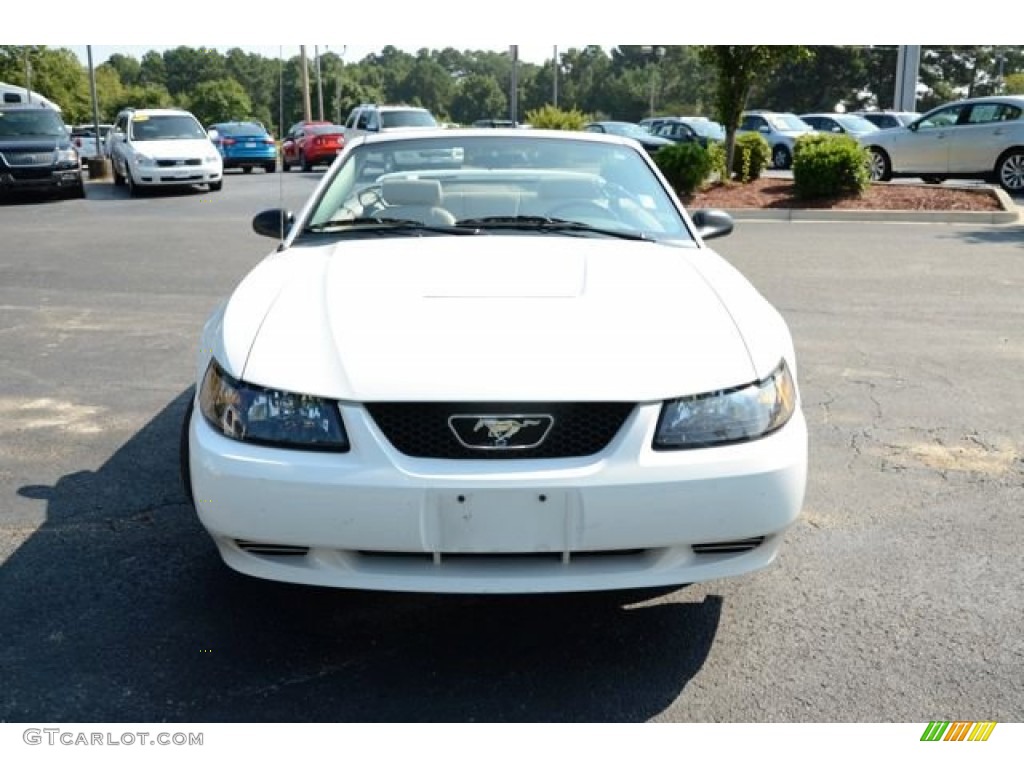 2003 Mustang V6 Convertible - Oxford White / Medium Parchment photo #2