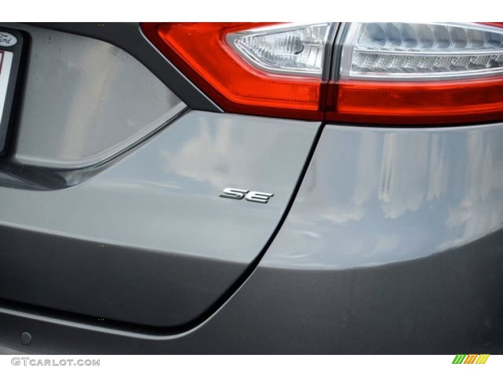 2014 Ford Fusion SE Marks and Logos Photos