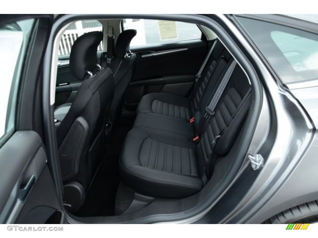 Charcoal Black Interior 2014 Ford Fusion SE Photo #85332953