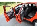 Race Red - Focus SE Hatchback Photo No. 11