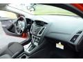 Race Red - Focus SE Hatchback Photo No. 17