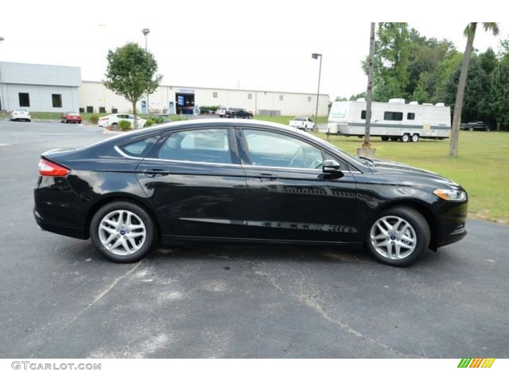 2013 Fusion SE - Tuxedo Black Metallic / Charcoal Black photo #4
