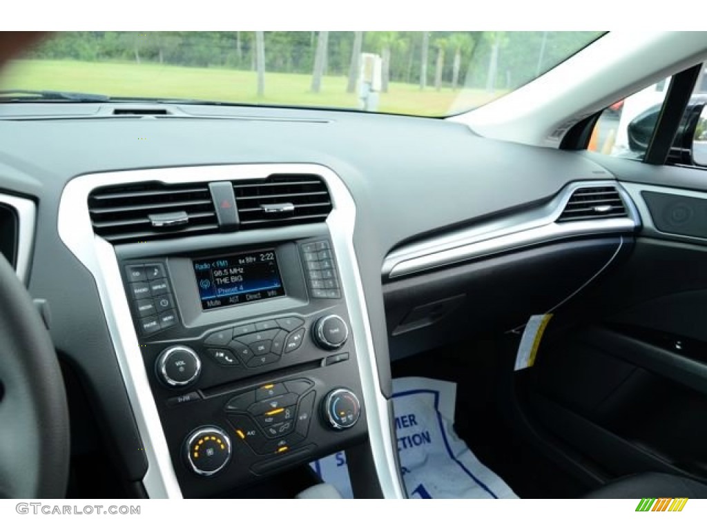 2013 Fusion SE - Tuxedo Black Metallic / Charcoal Black photo #29