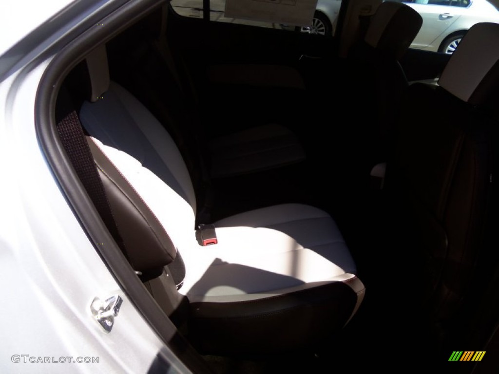 2013 Equinox LT AWD - Silver Ice Metallic / Light Titanium/Jet Black photo #18