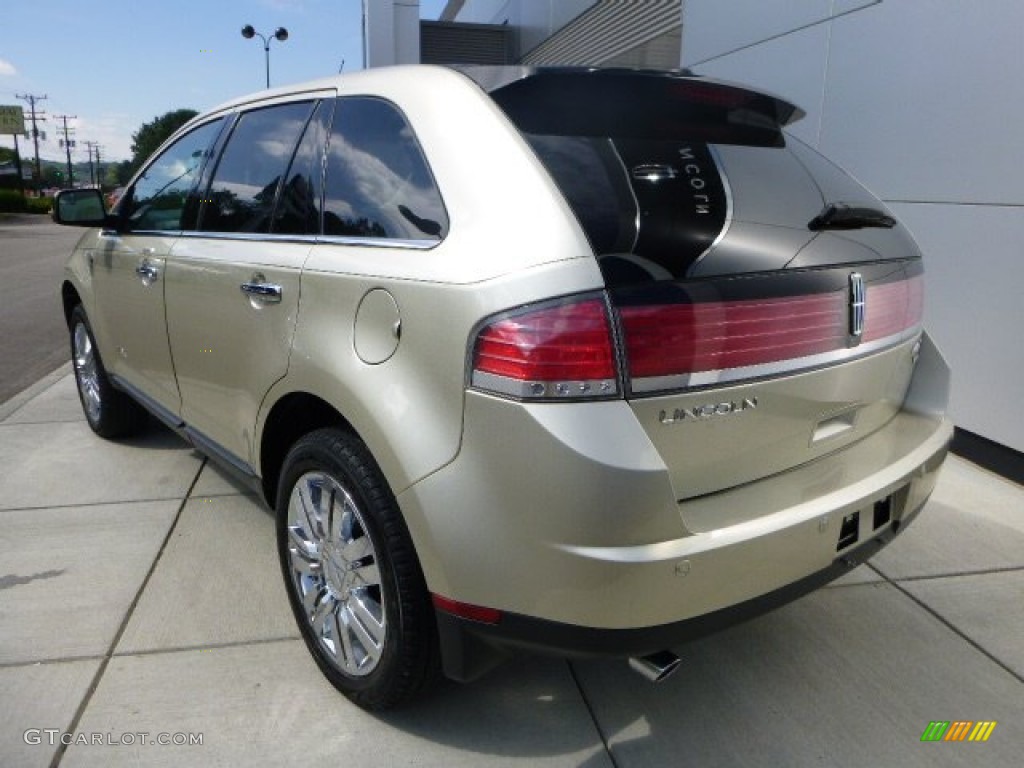 2010 MKX AWD - Gold Leaf Metallic / Light Camel photo #3