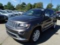 Front 3/4 View of 2014 Grand Cherokee Summit 4x4