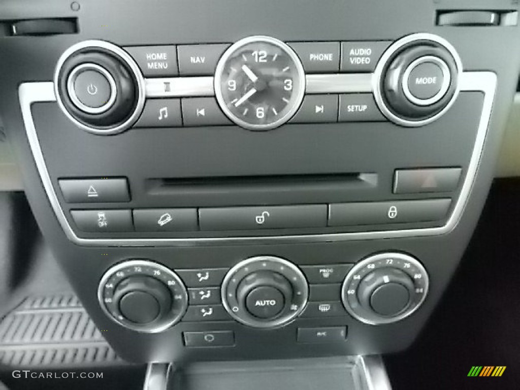 2013 Land Rover LR2 HSE Controls Photo #85347458