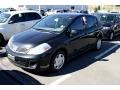 Super Black - Versa 1.8 S Hatchback Photo No. 4