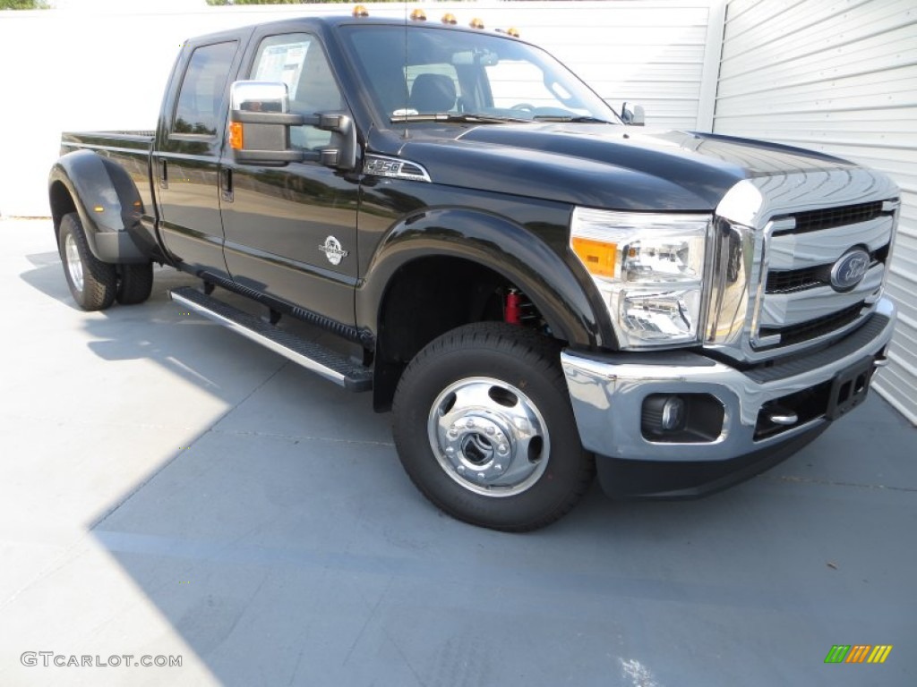 2014 F350 Super Duty Lariat Crew Cab 4x4 Dually - Tuxedo Black Metallic / Black photo #2