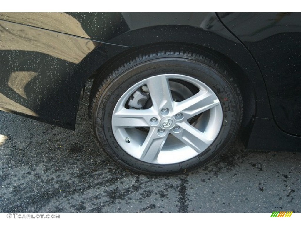 2014 Toyota Camry SE Wheel Photo #85349336