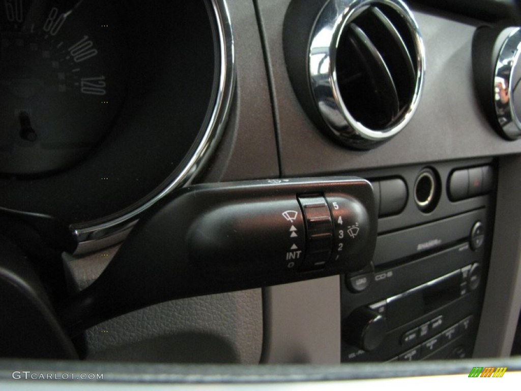 2007 Mustang V6 Deluxe Coupe - Black / Light Graphite photo #15