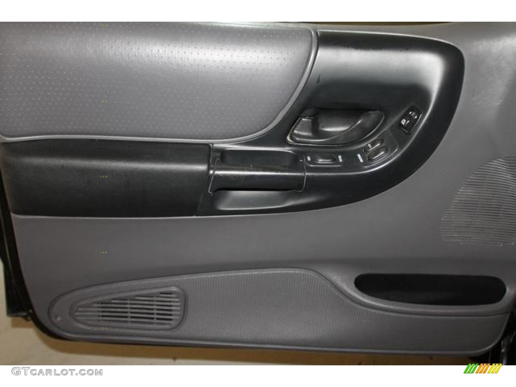 2001 Ranger XLT SuperCab - Black Clearcoat / Dark Graphite photo #28