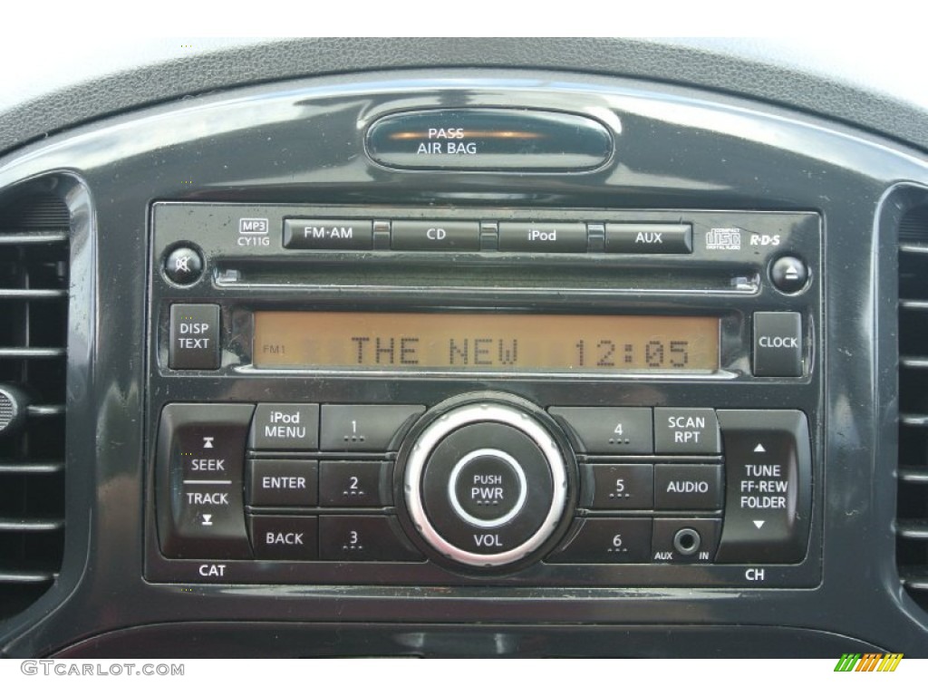 2011 Nissan Juke SV AWD Audio System Photo #85352321